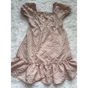 E & M women's sz. L pale peach square neck light ruffle dress. Cute